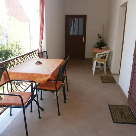 Apartment By The Sea Podgora, Makarska - 12326 *