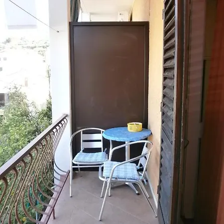 Apartment By The Sea Podgora, Makarska - 12326 *